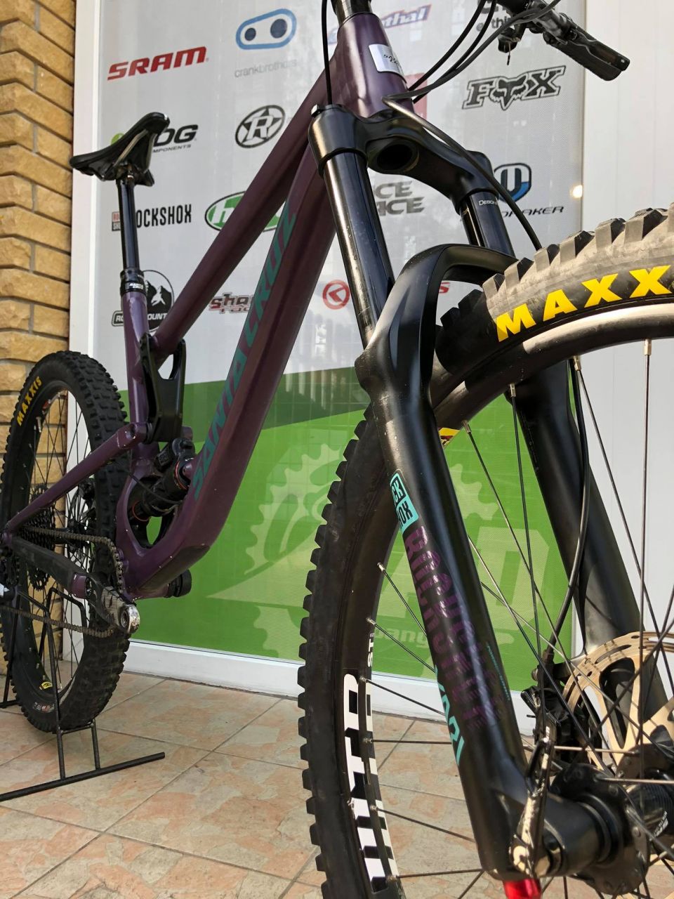2020 Santa Cruz Nomad AL Enduro kerékpár 27.5" 2020 Santa Cruz Nomad AL Enduro kerékpár 27.5"