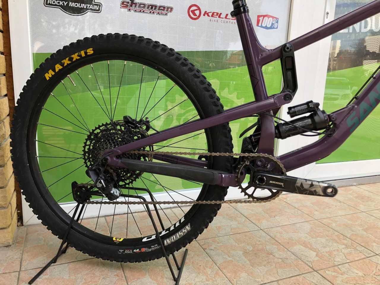 2020 Santa Cruz Nomad AL Enduro kerékpár 27.5" 2020 Santa Cruz Nomad AL Enduro kerékpár 27.5"