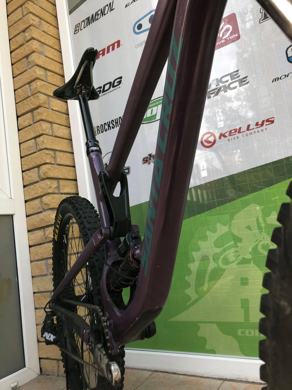 2020 Santa Cruz Nomad AL Enduro kerékpár 27.5" 2020 Santa Cruz Nomad AL Enduro kerékpár 27.5"
