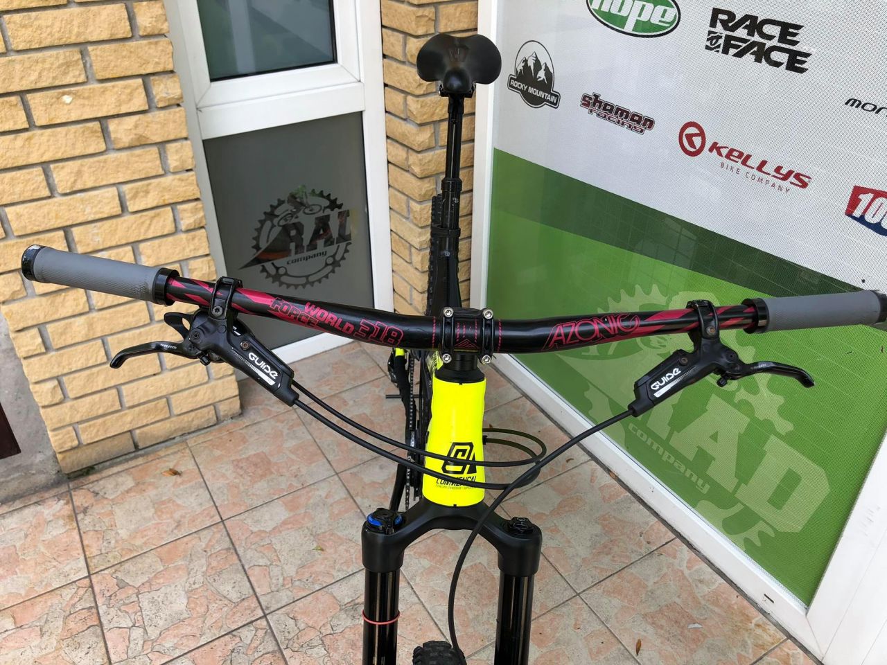 2016 Commencal Meta V4 Enduro Kerékpár 2016 Commencal Meta V4 Enduro Kerékpár