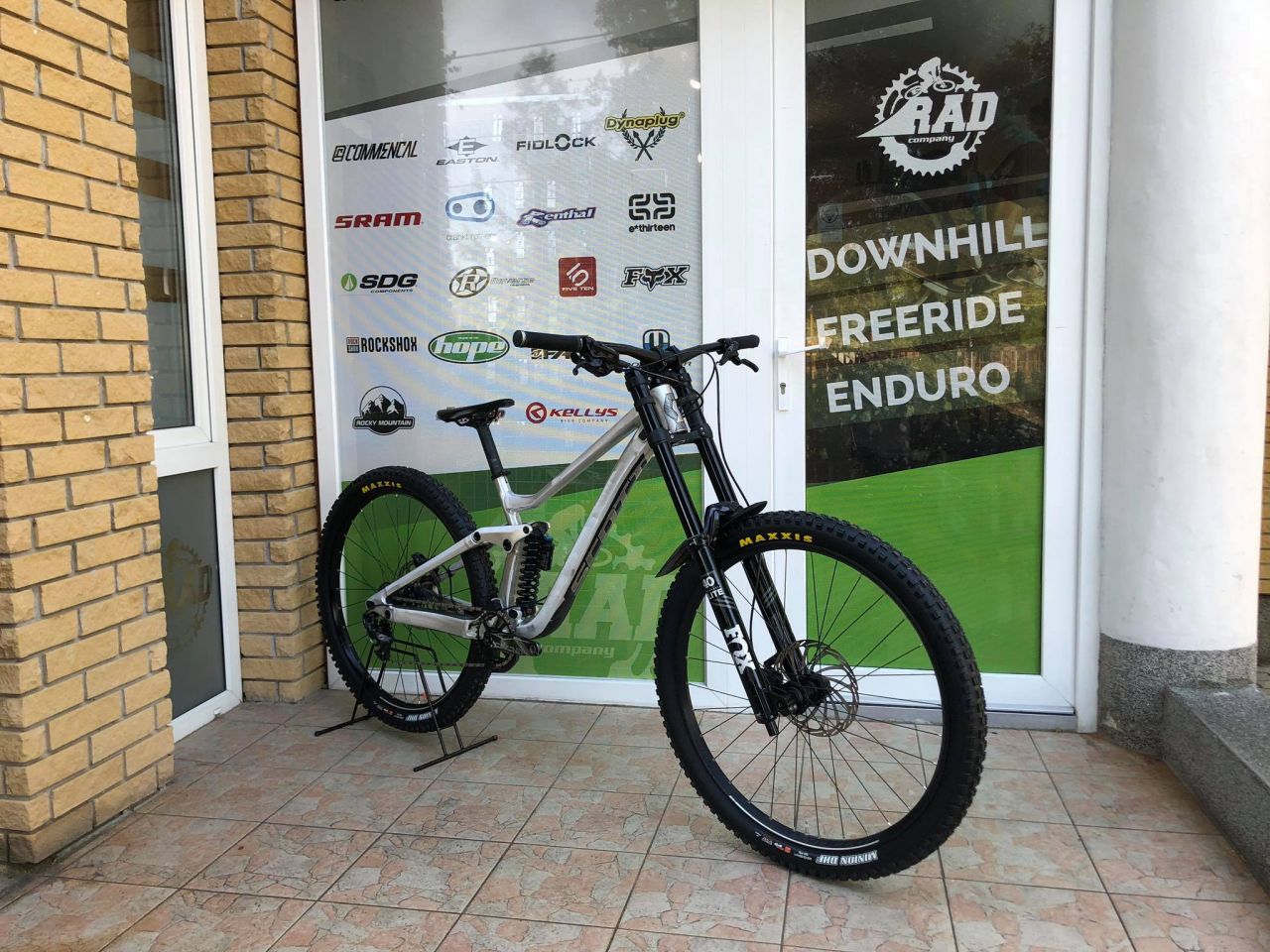 2020 Scott Gambler 920 29" Downhill kerékpár 2020 Scott Gambler 920 29" Downhill kerékpár