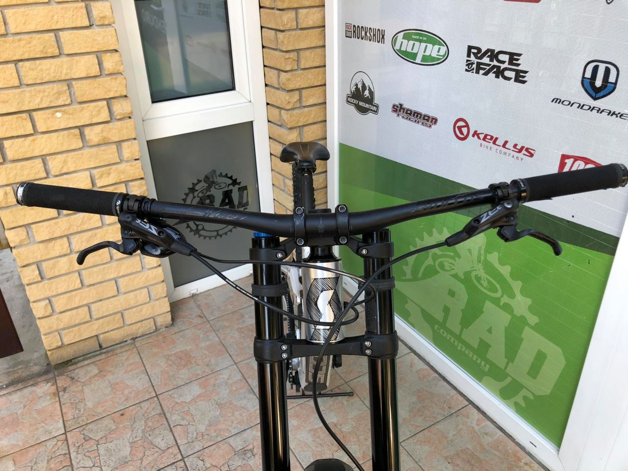 2020 Scott Gambler 920 29" Downhill kerékpár 2020 Scott Gambler 920 29" Downhill kerékpár