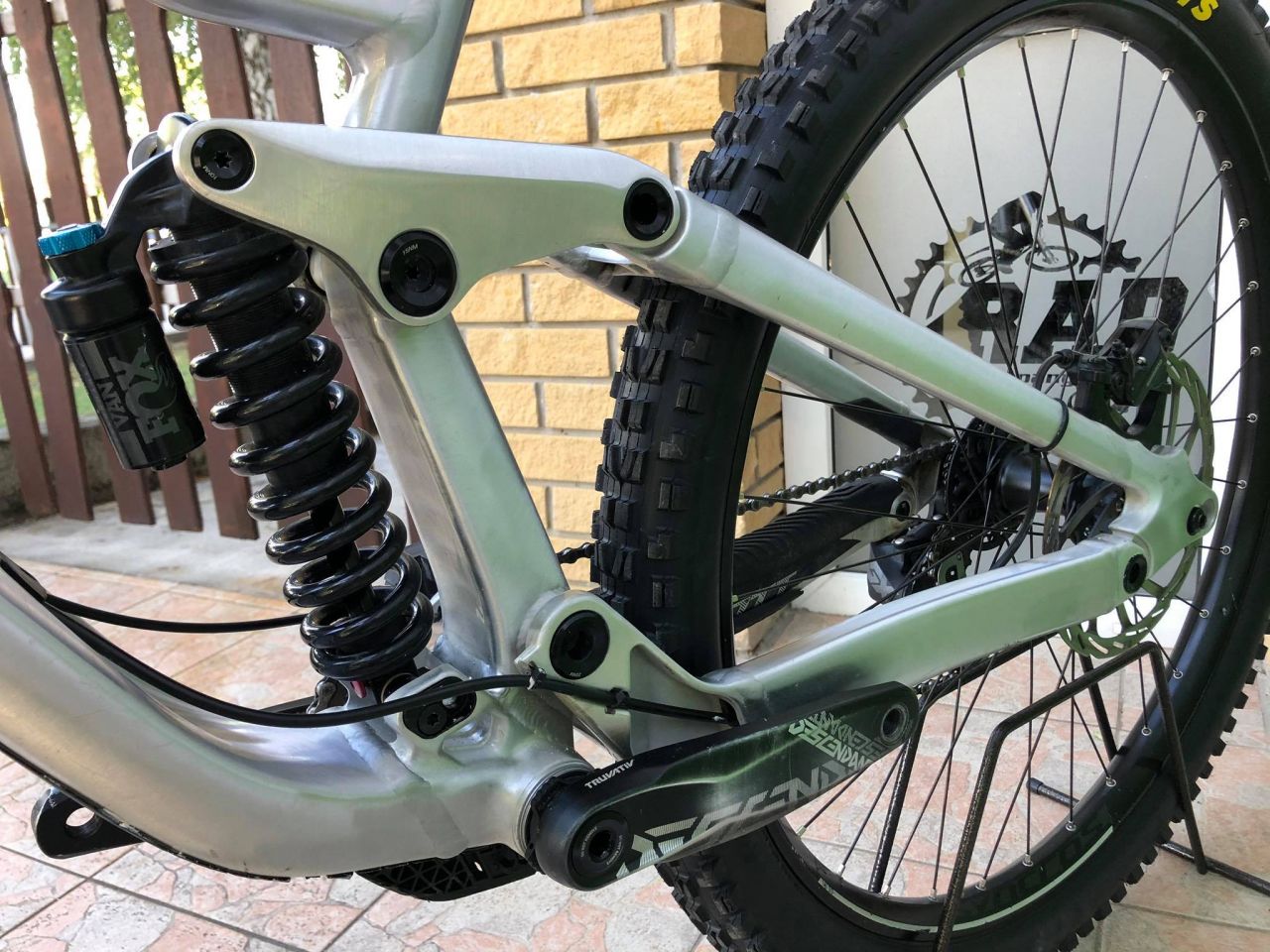2020 Scott Gambler 920 29" Downhill kerékpár 2020 Scott Gambler 920 29" Downhill kerékpár