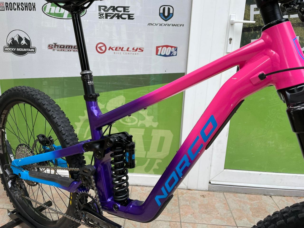 2023 Norco Shore A1 27,5" Enduro Kerékpár