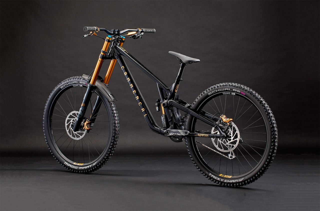 2024 COMMENCAL SUPREME DH V5 SIGNATURE LTD PURE WHITE Downhill Kerékpár