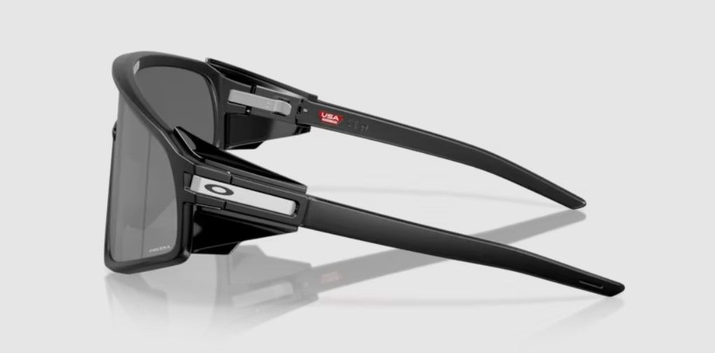 Oakley Latch Panel Szemüveg