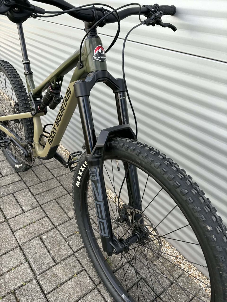 2022 Rocky Mountain Altitude Alloy 30 Kerékpár