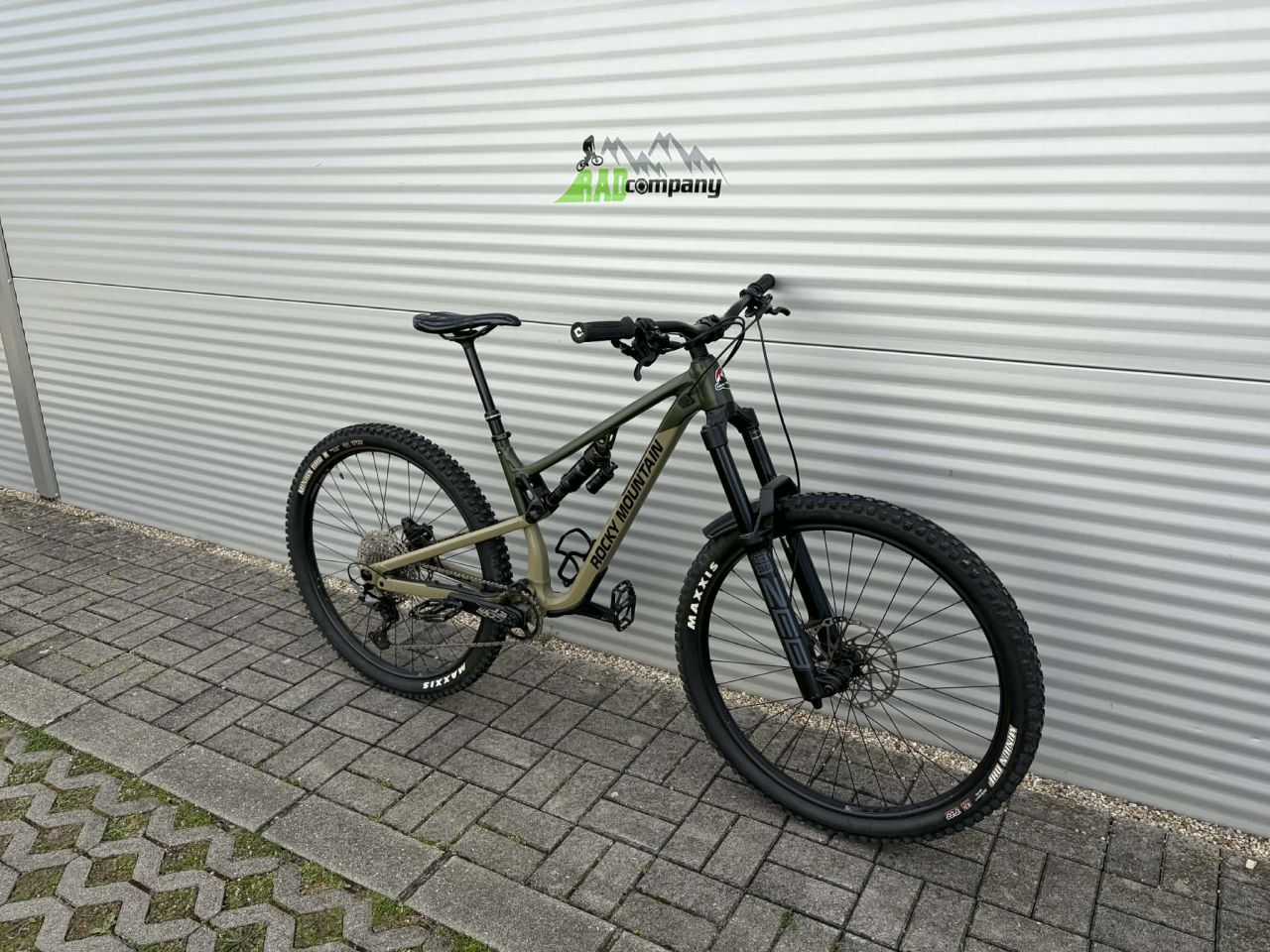 2022 Rocky Mountain Altitude Alloy 30 Kerékpár