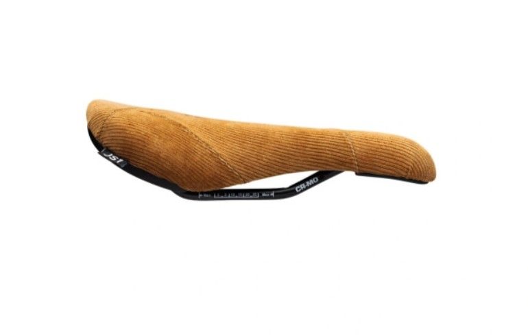 Title MTB JS1 Nyereg