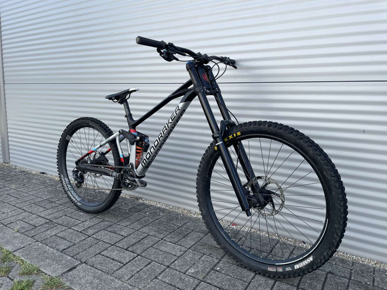 2022 Mondraker Summum RR 