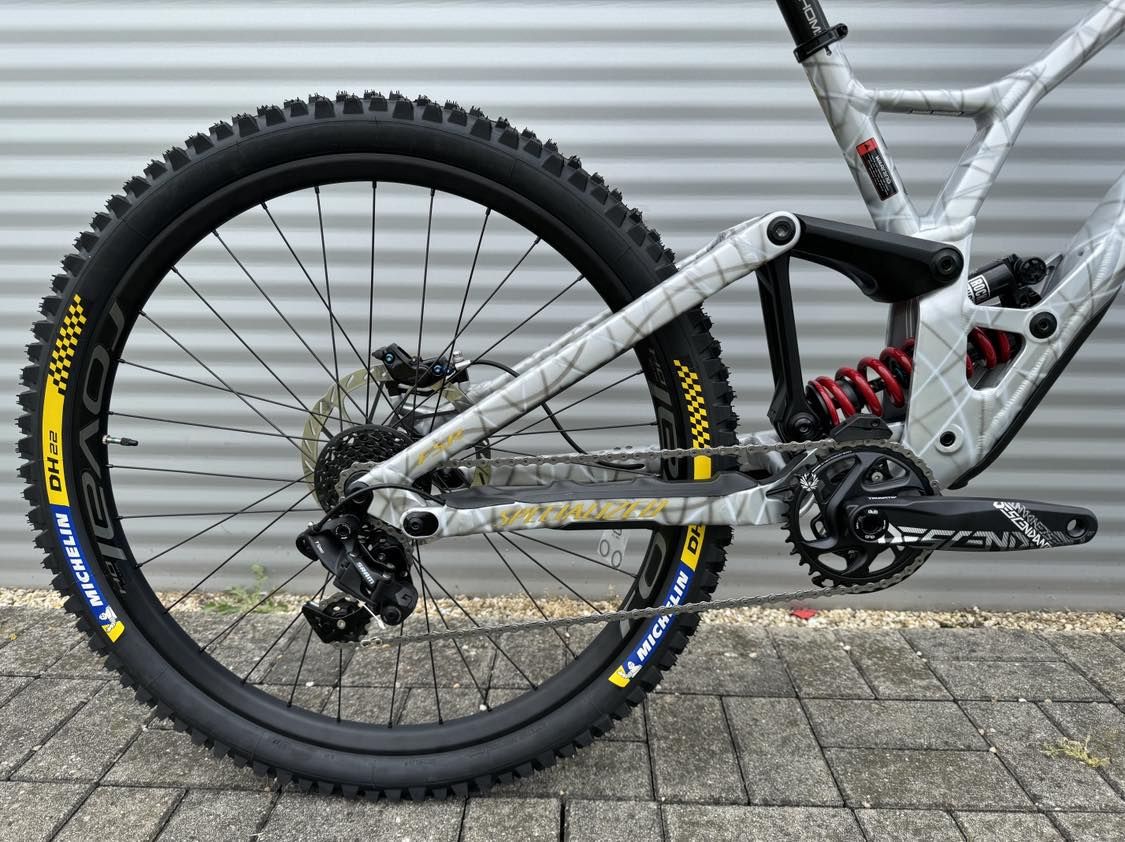 2024 Specialized Demo RockShox Custom S3 Downhill kerékpár