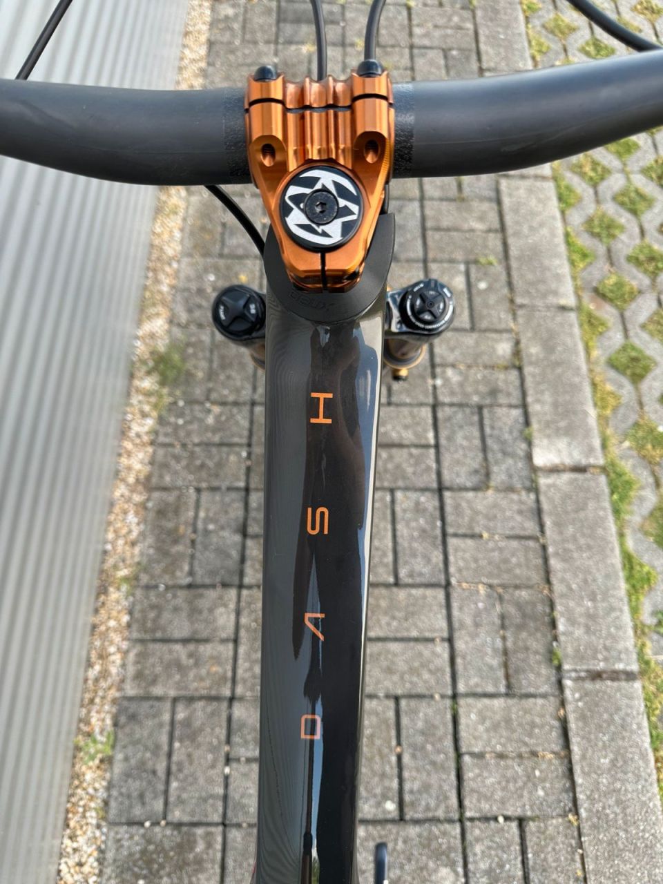 UNNO Dash R3 Custom Limited Fox Enduro kerékpár