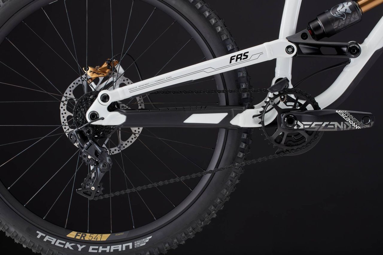 2024 COMMENCAL FRS SIGNATURE PURE WHITE Freeride/ Downhill Kerékpár