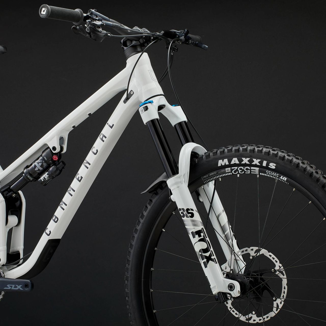 COMMENCAL META V5 ESSENTIAL PURE WHITE Enduro Kerékpár