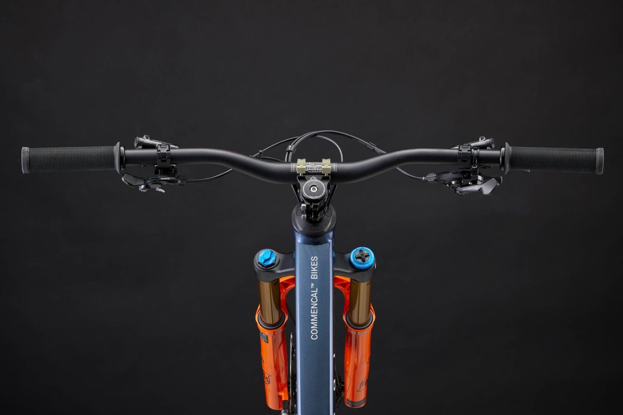 COMMENCAL T.E.M.P.O. SIGNATURE SPARKLY BLUE Enduro Kerékpár