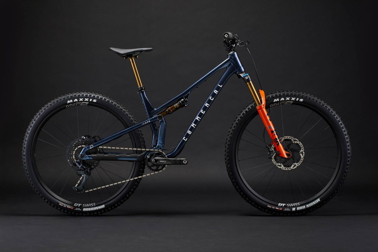 COMMENCAL T.E.M.P.O. SIGNATURE SPARKLY BLUE Enduro Kerékpár