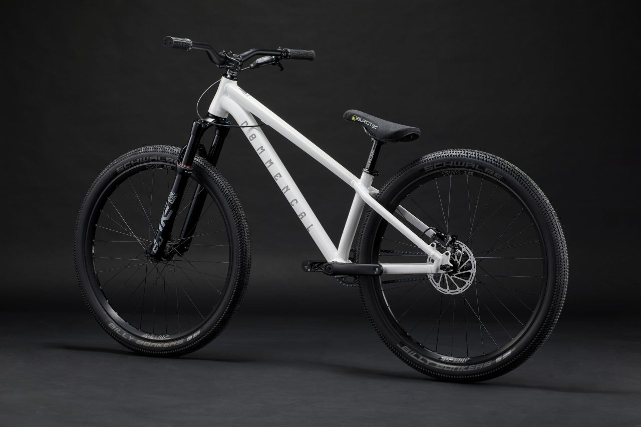 2024 COMMENCAL ABSOLUT PIKE BLACK PURE WHITE Dirt Kerékpár