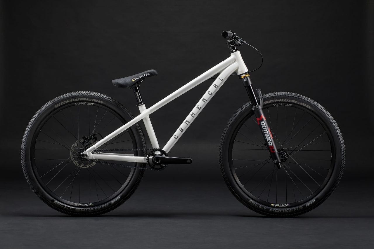 COMMENCAL ABSOLUT BOMBER BLACK PURE WHITE Dirt Kerékpár