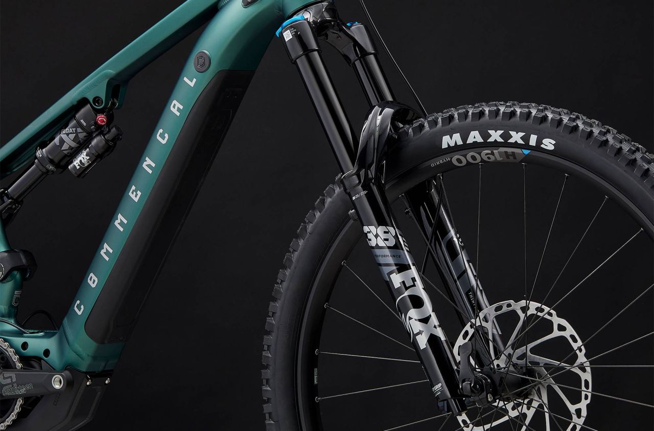 COMMENCAL META POWER SX BOSCH ESSENTIAL METALLIC GREEN E-bike