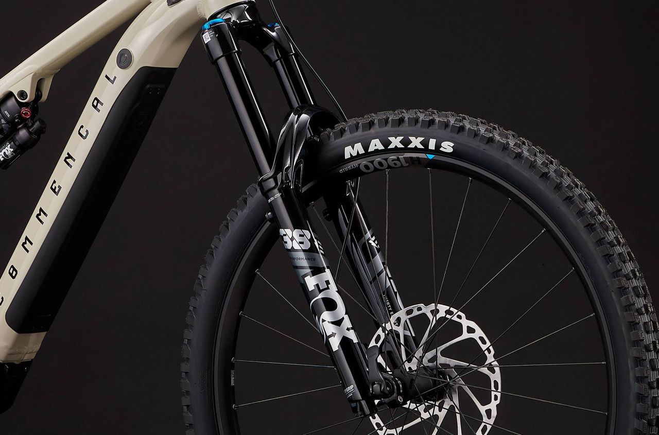 COMMENCAL META POWER SX BOSCH ESSENTIAL CHALK E-bike