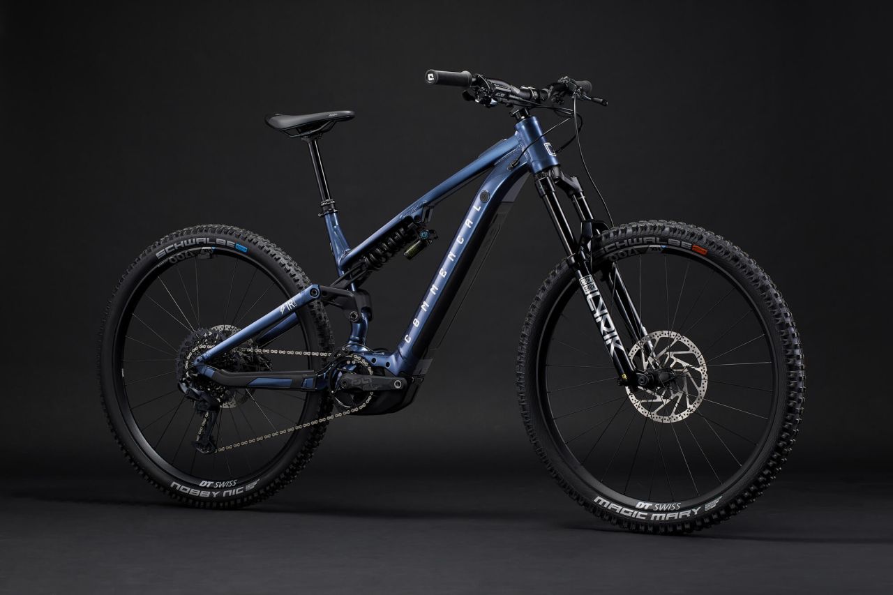 COMMENCAL META POWER TR BOSCH RACE SPARKLY BLUE E-bike