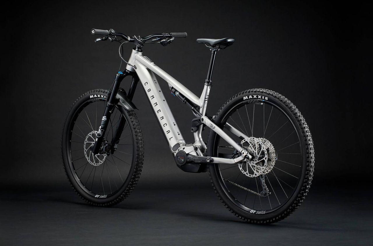 COMMENCAL META POWER TR BOSCH ESSENTIAL SILVER E-bike