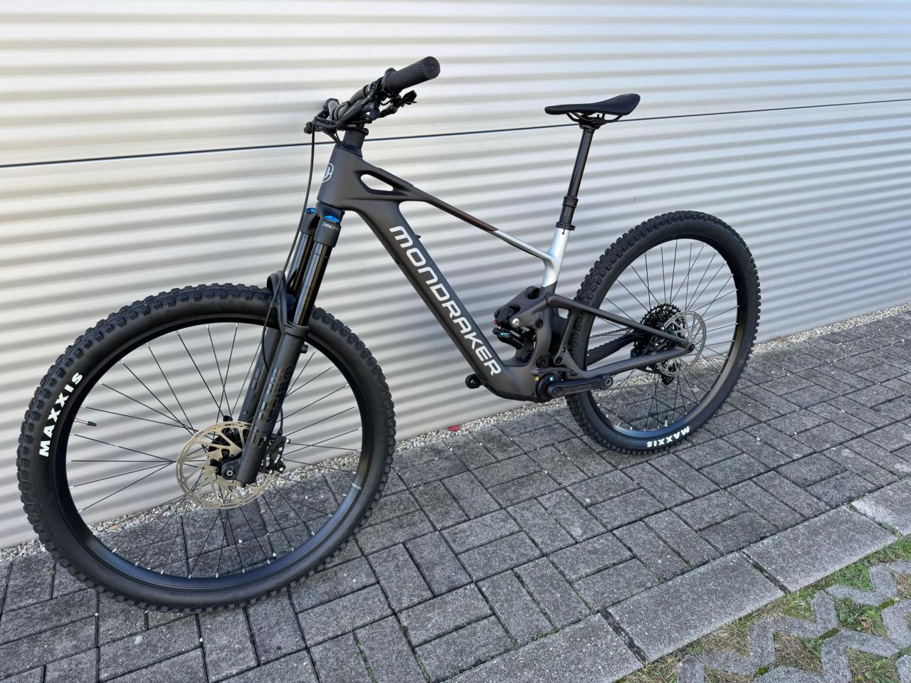 2024 Mondraker Neat R Carbon