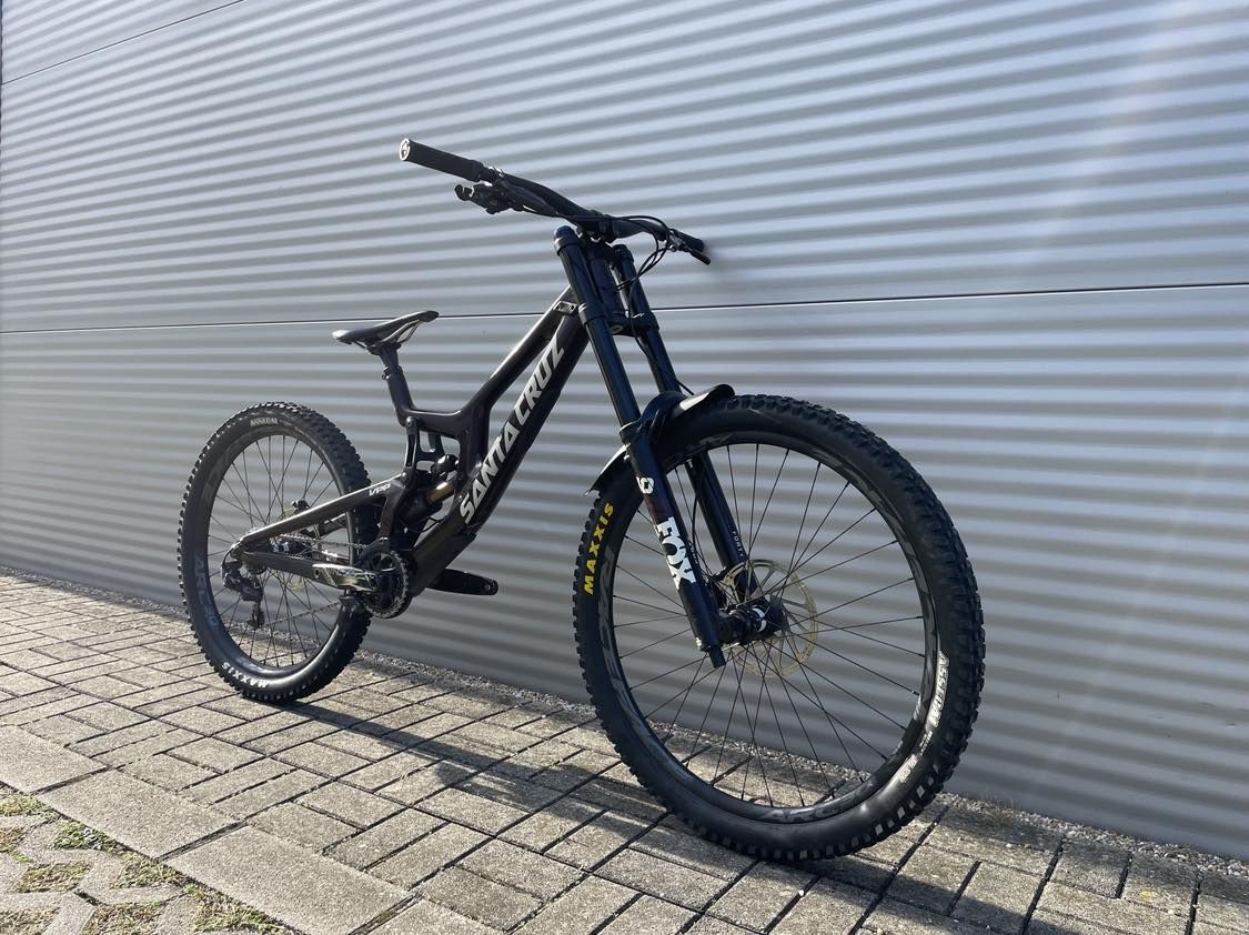 2021 Santa Cruz V10 DH S Carbon CC Downhill Kerékpár