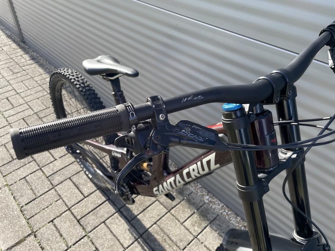 2021 Santa Cruz V10 DH S Carbon CC Downhill Kerékpár