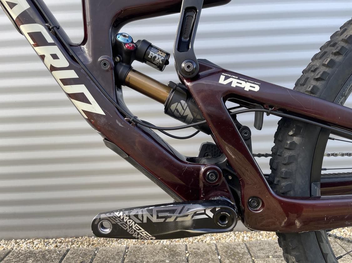 2021 Santa Cruz V10 DH S Carbon CC Downhill Kerékpár