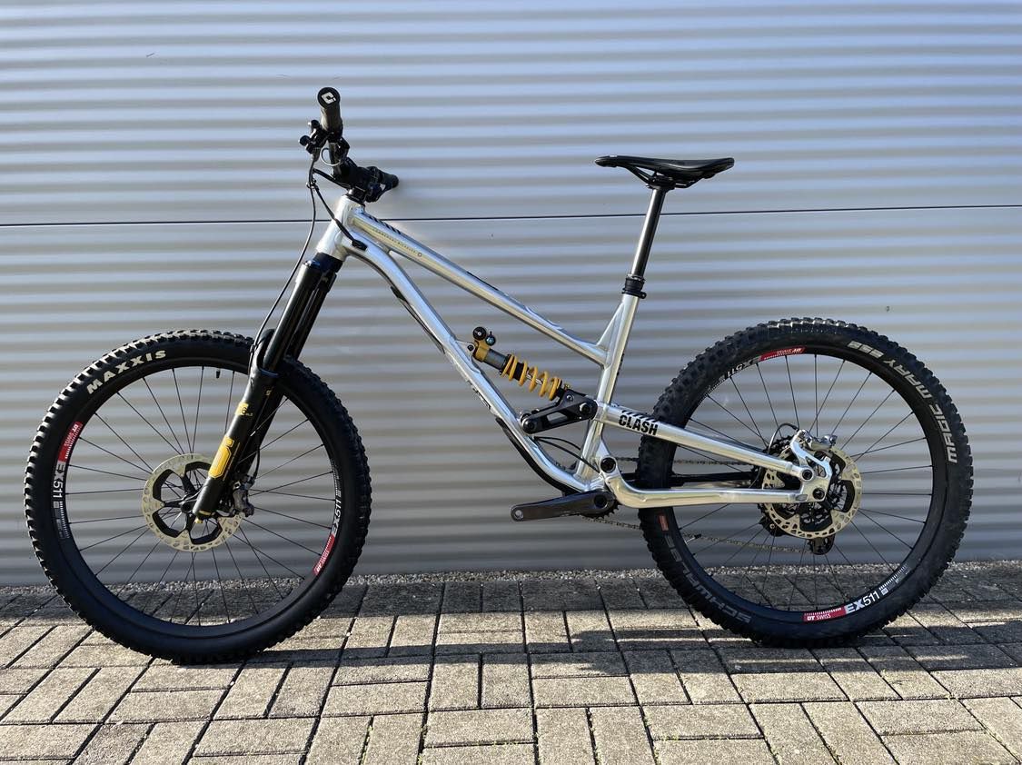 2022 Commencal Clash Öhlins Edition High Polished Enduro Kerékpár