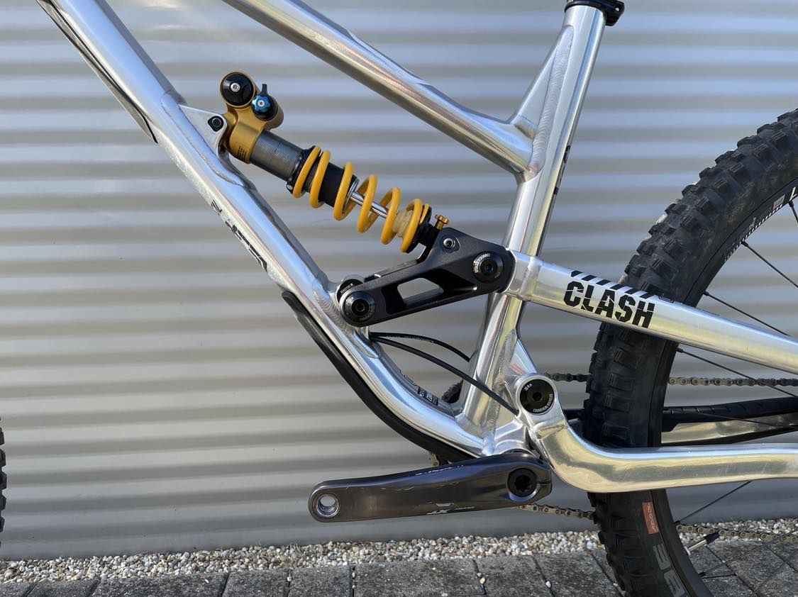 2022 Commencal Clash Öhlins Edition High Polished Enduro Kerékpár