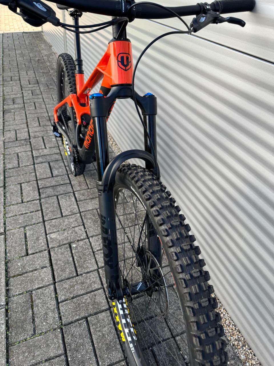 2023 Mondraker Foxy Carbon R Enduro Kerékpár