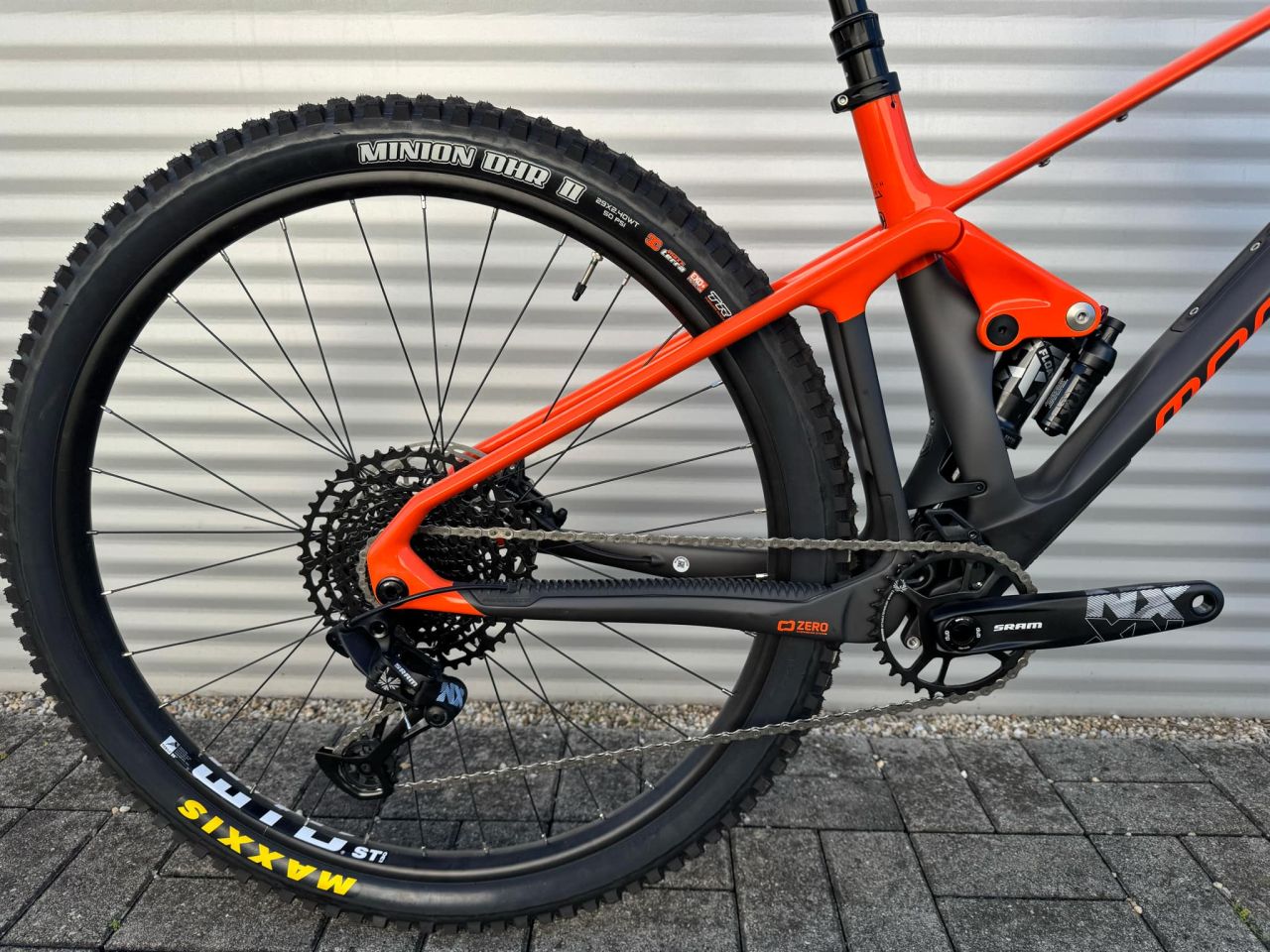 2023 Mondraker Foxy Carbon R Enduro Kerékpár