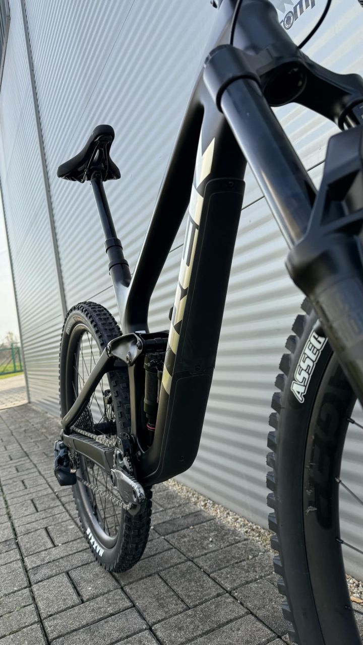 2023 Trek Slash 9.8 GX AXS Enduro Kerékpár