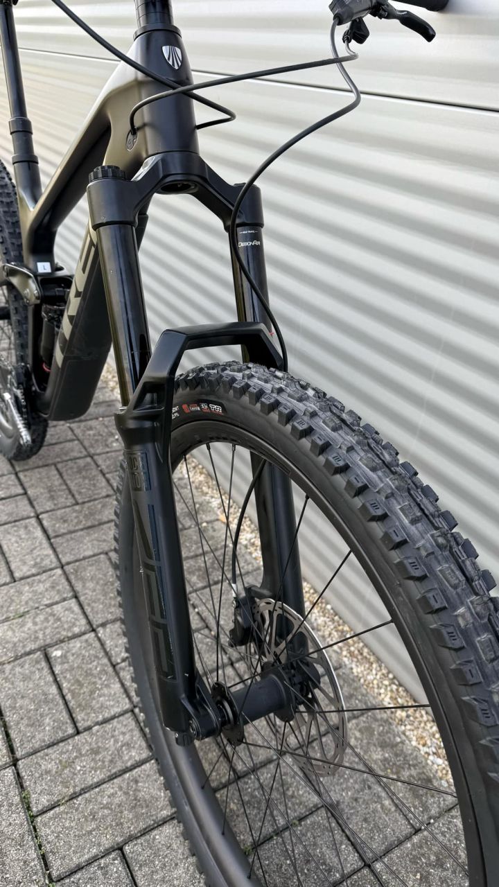 2023 Trek Slash 9.8 GX AXS Enduro Kerékpár