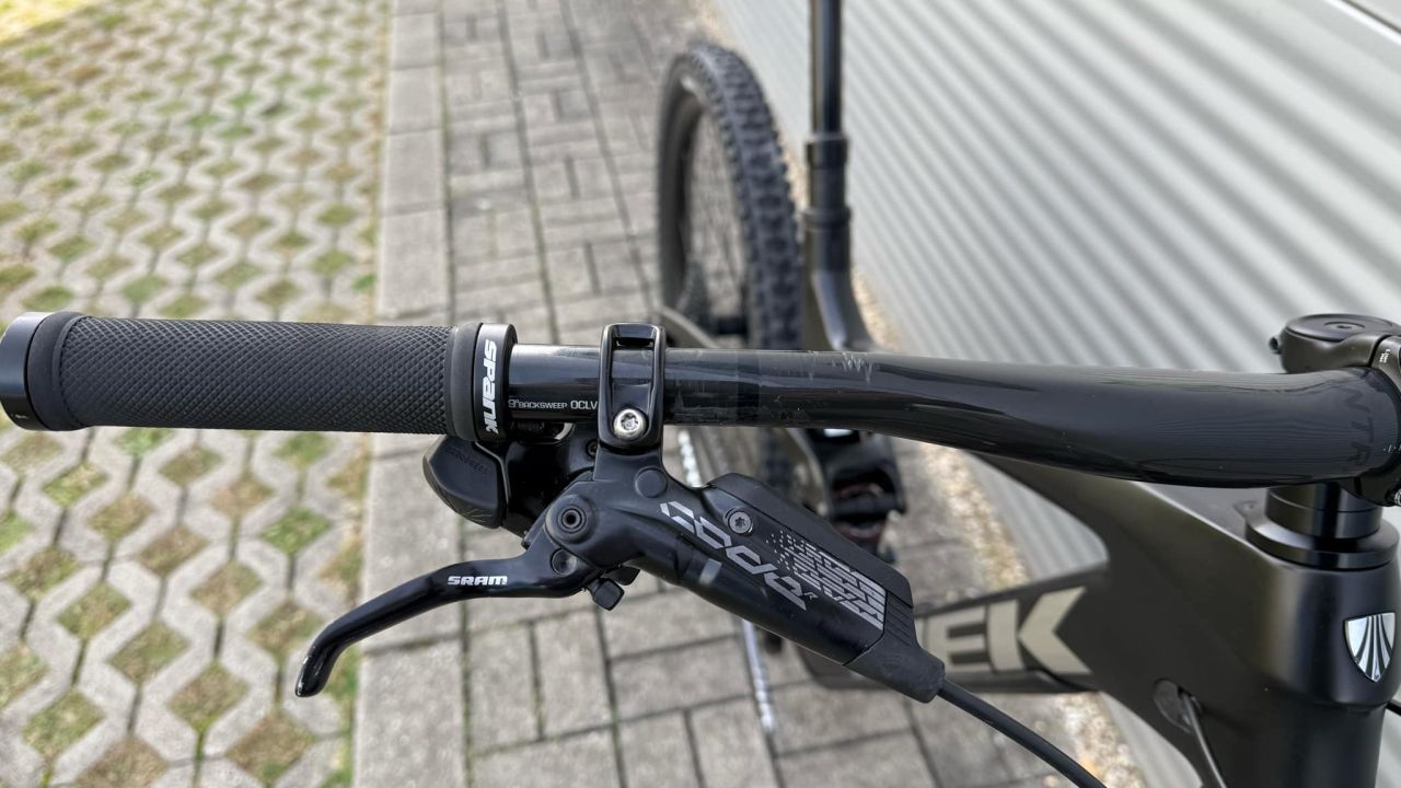 2023 Trek Slash 9.8 GX AXS Enduro Kerékpár