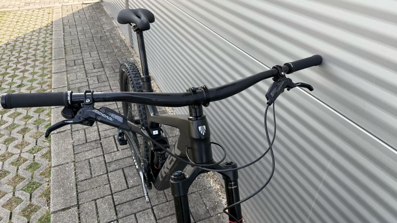 2023 Trek Slash 9.8 GX AXS Enduro Kerékpár