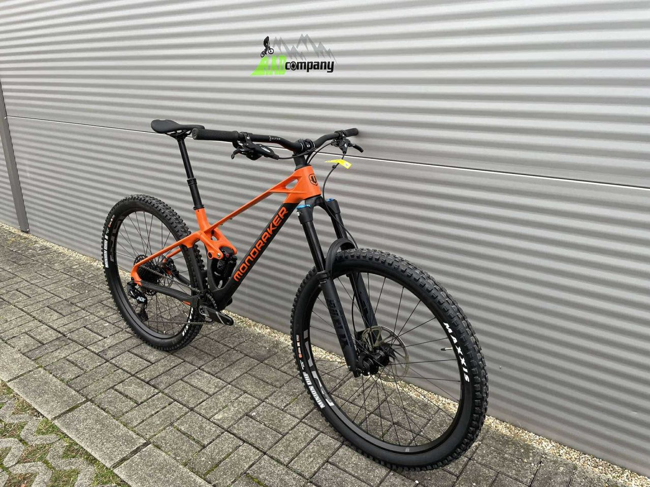 2023 Mondraker Foxy Carbon R Enduro Kerékpár