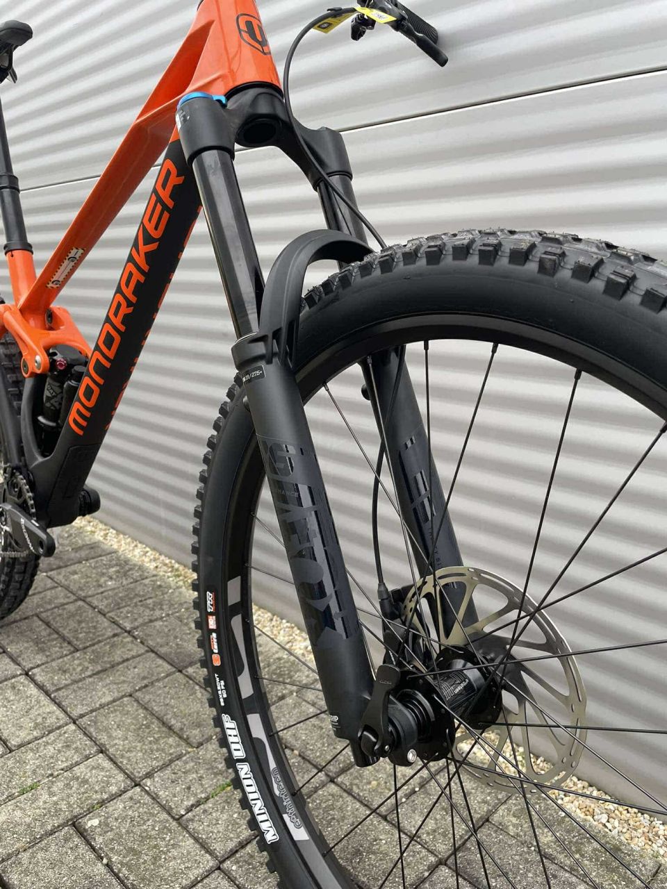 2023 Mondraker Foxy Carbon R Enduro Kerékpár