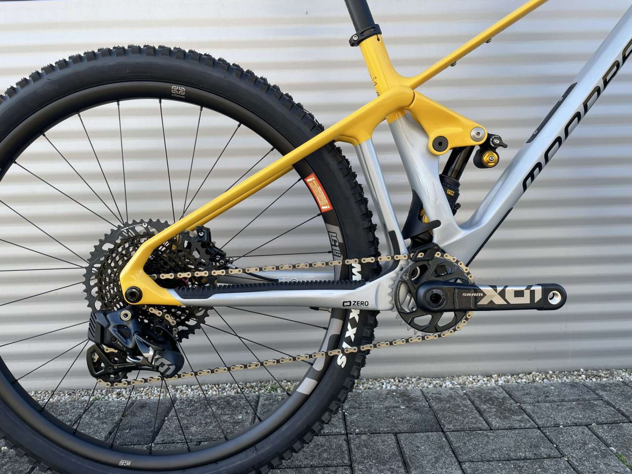 2023 MONDRAKER FOXY CARBON XR 29 ÖHLINS Enduro Kerékpár