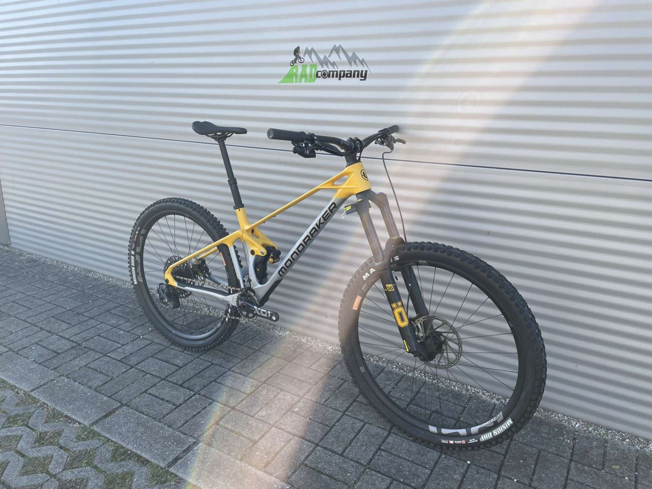 2023 MONDRAKER FOXY CARBON XR 29 ÖHLINS Enduro Kerékpár