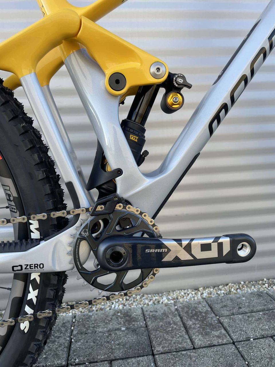 2023 MONDRAKER FOXY CARBON XR 29 ÖHLINS Enduro Kerékpár