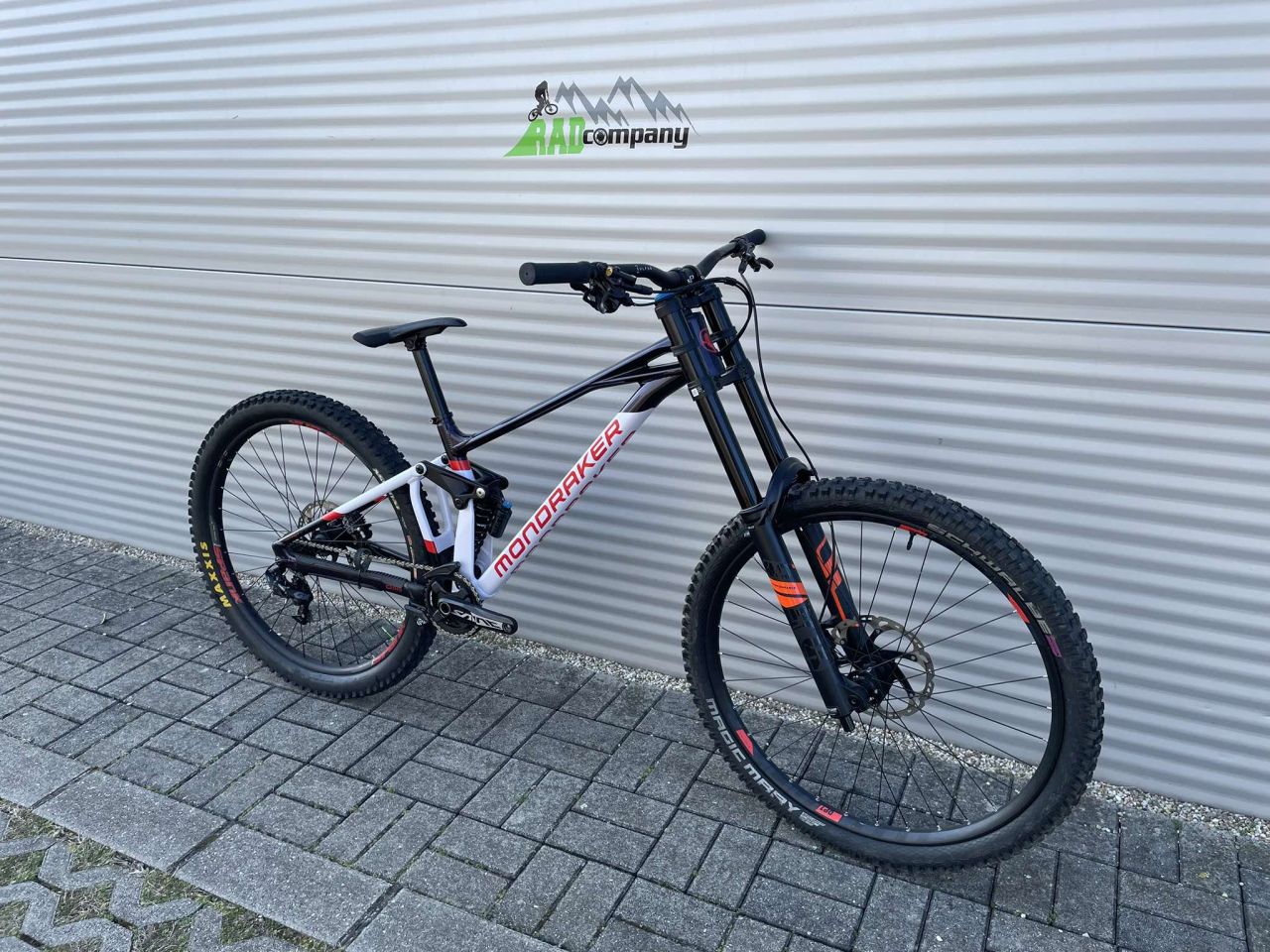 2022 Mondraker Summum 29 Downhill Kerékpár