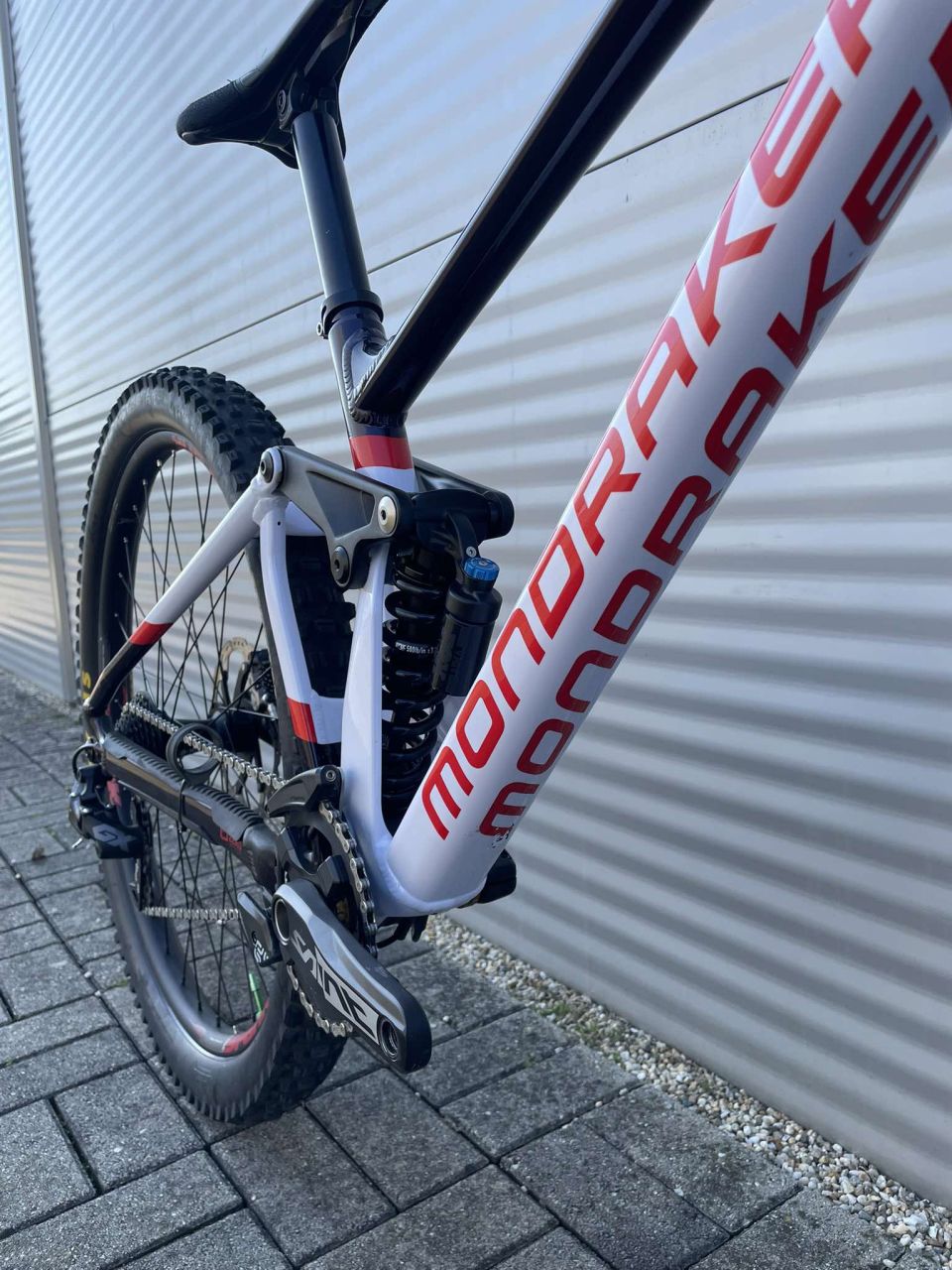 2022 Mondraker Summum 29 Downhill Kerékpár