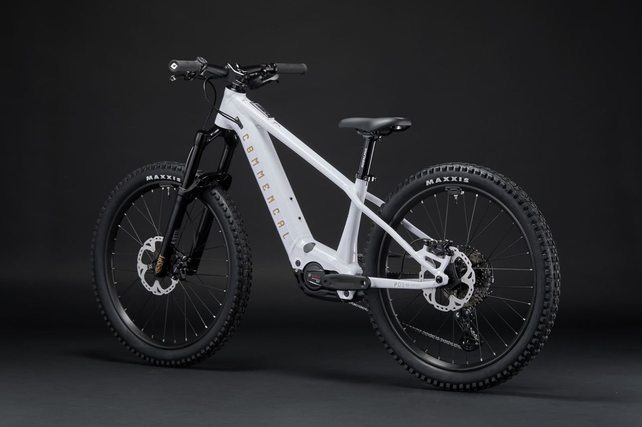 COMMENCAL META HT 24 POWER GLITTERY WHITE Ebike COMMENCAL META HT 24 POWER GLITTERY WHITE Ebike
