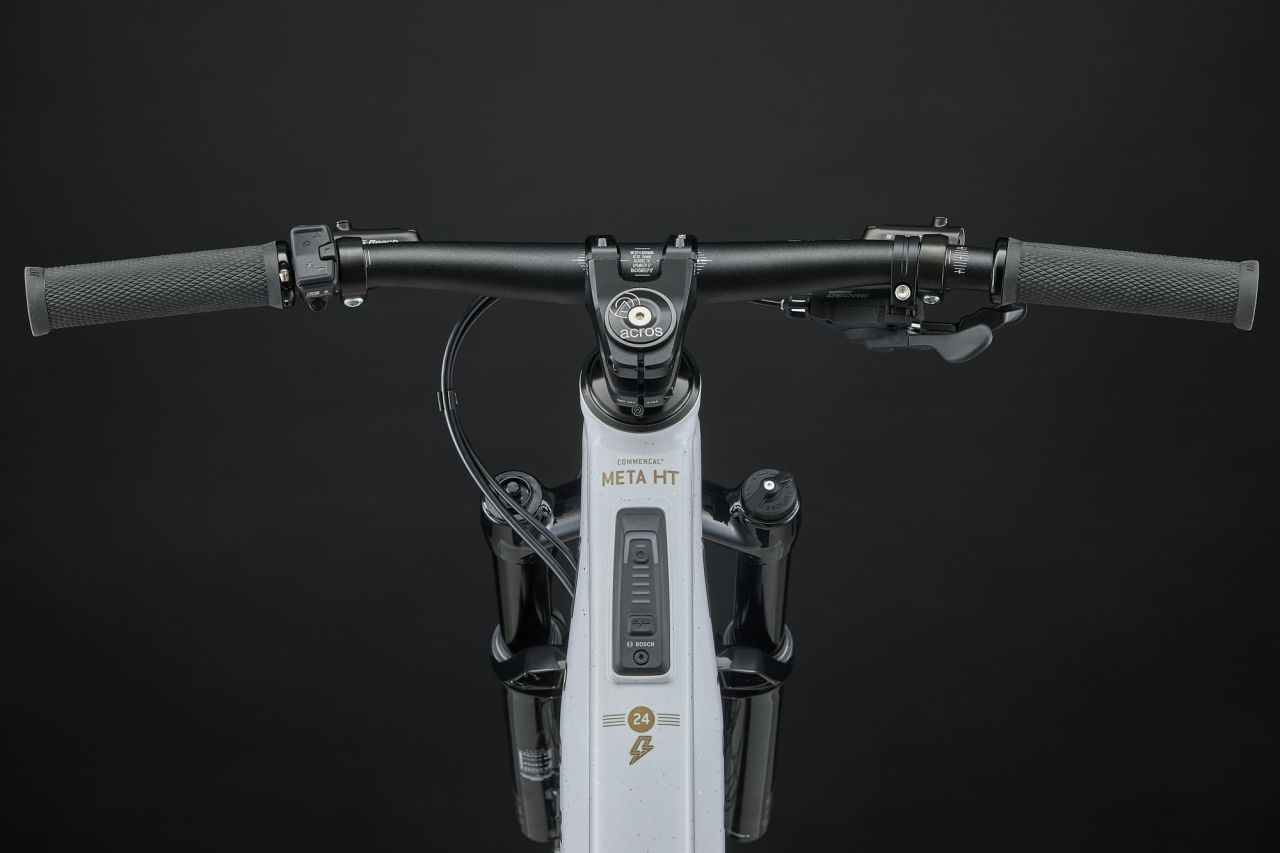 COMMENCAL META HT 24 POWER GLITTERY WHITE Ebike COMMENCAL META HT 24 POWER GLITTERY WHITE Ebike