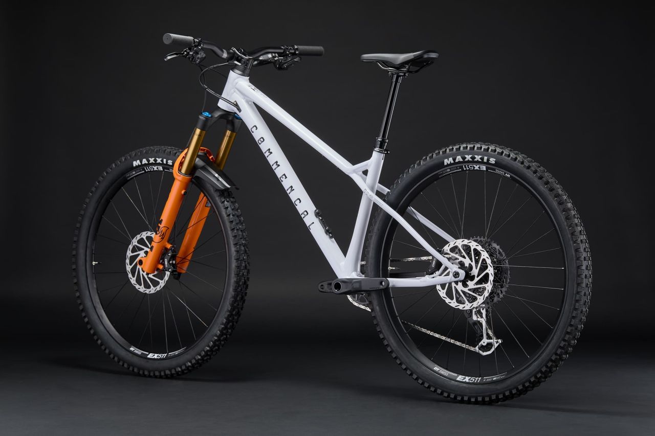 2026 COMMENCAL META HT V3 SIGNATURE PURE WHITE Kerékpár 2026 COMMENCAL META HT V3 SIGNATURE PURE WHITE Kerékpár