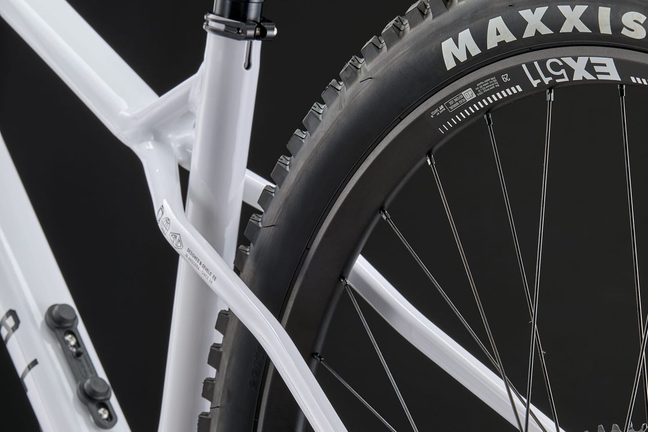 2026 COMMENCAL META HT V3 SIGNATURE PURE WHITE Kerékpár 2026 COMMENCAL META HT V3 SIGNATURE PURE WHITE Kerékpár