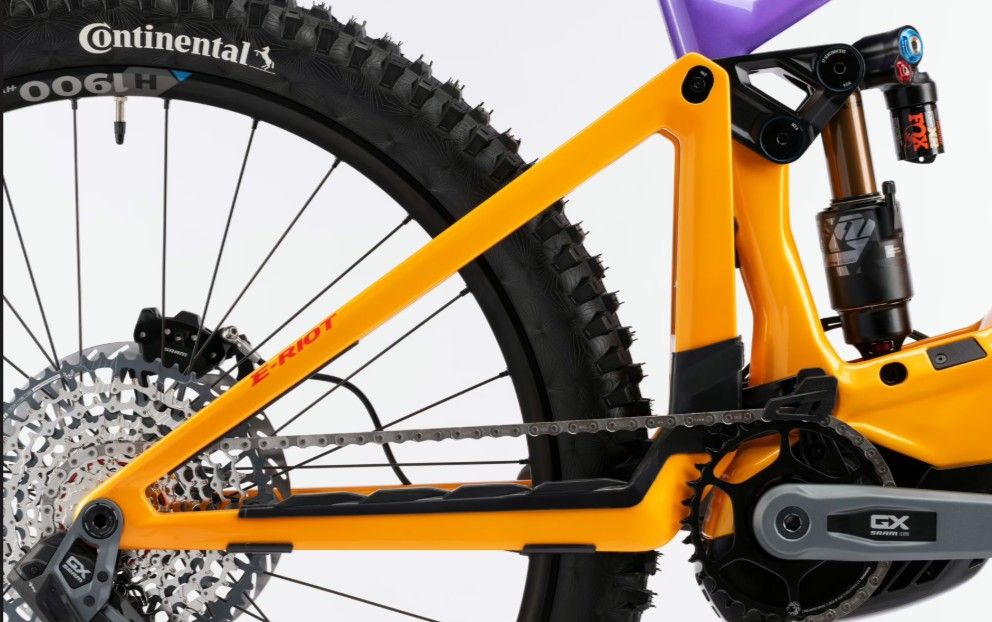GHOST E-Riot CF Full Party Ebike GHOST E-Riot CF Full Party Ebike